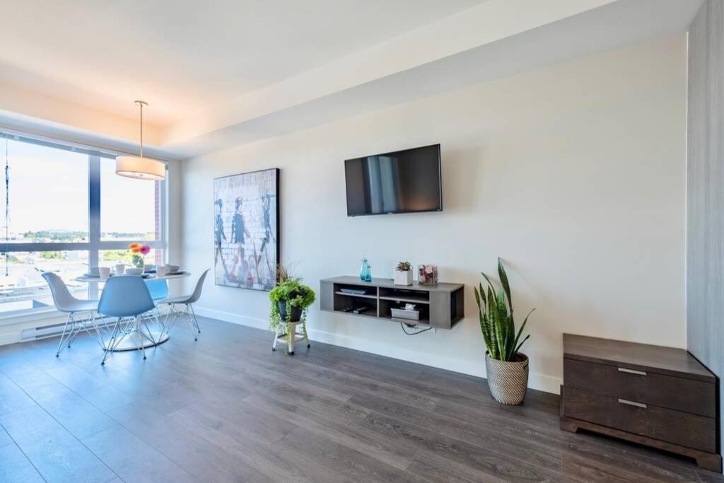 Clean 4th Floor 1 Bedroom Apt In Old Town China Town Victoria