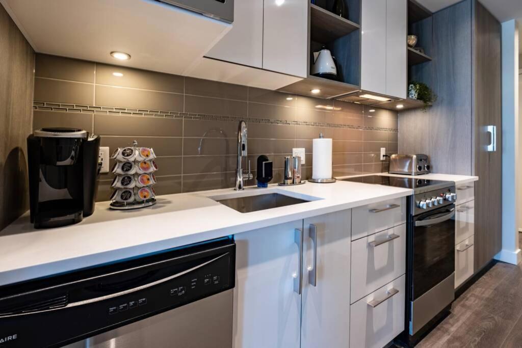 Clean 4th Floor 1 Bedroom Apt In Old Town China Town Apartment